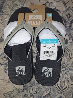 Reef Men’s High-Arch Support Flip Flops — Black and Tan